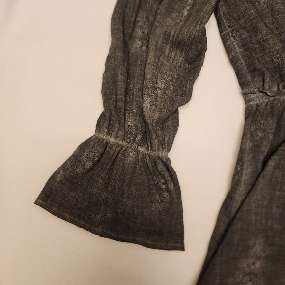 Gray Ruffle and Bell Sleeve Pheasant Boho Dress Size S - Picture 11 of 13